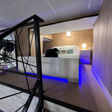 Carcaixent 24 Aparthotel Valencia Bagian luar foto