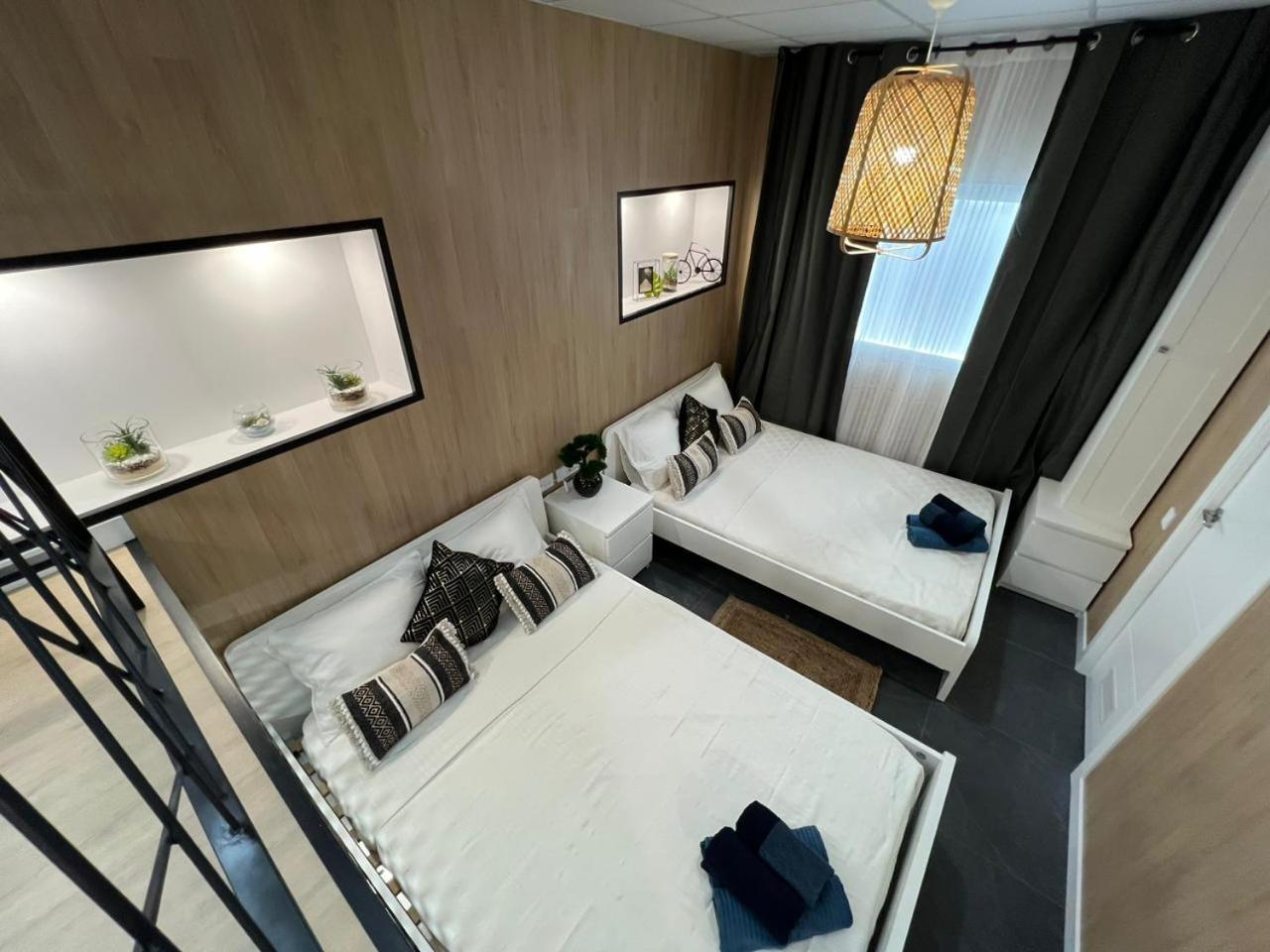 Carcaixent 24 Aparthotel Valencia Bagian luar foto