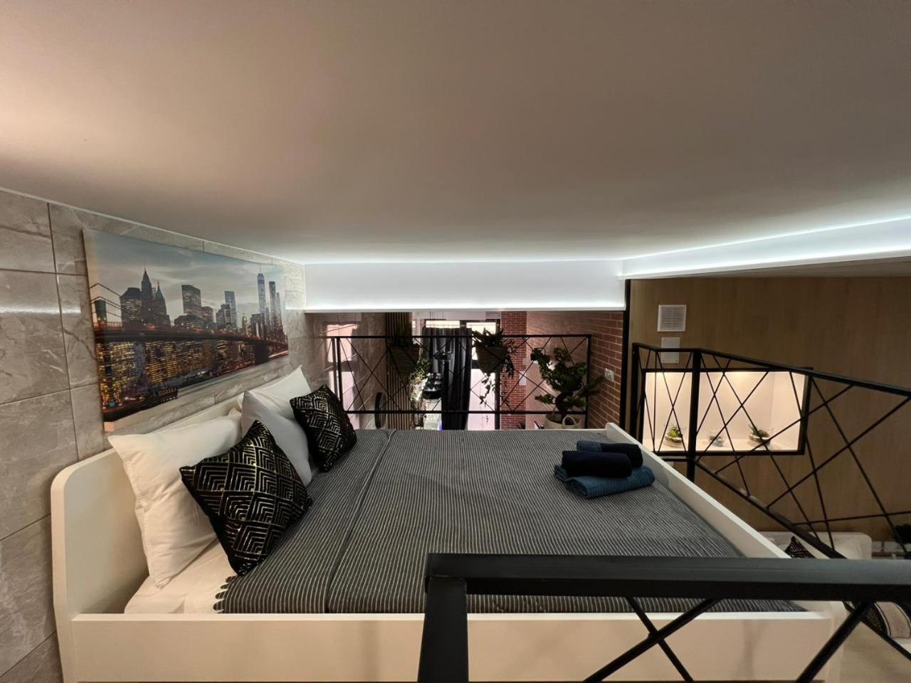 Carcaixent 24 Aparthotel Valencia Bagian luar foto