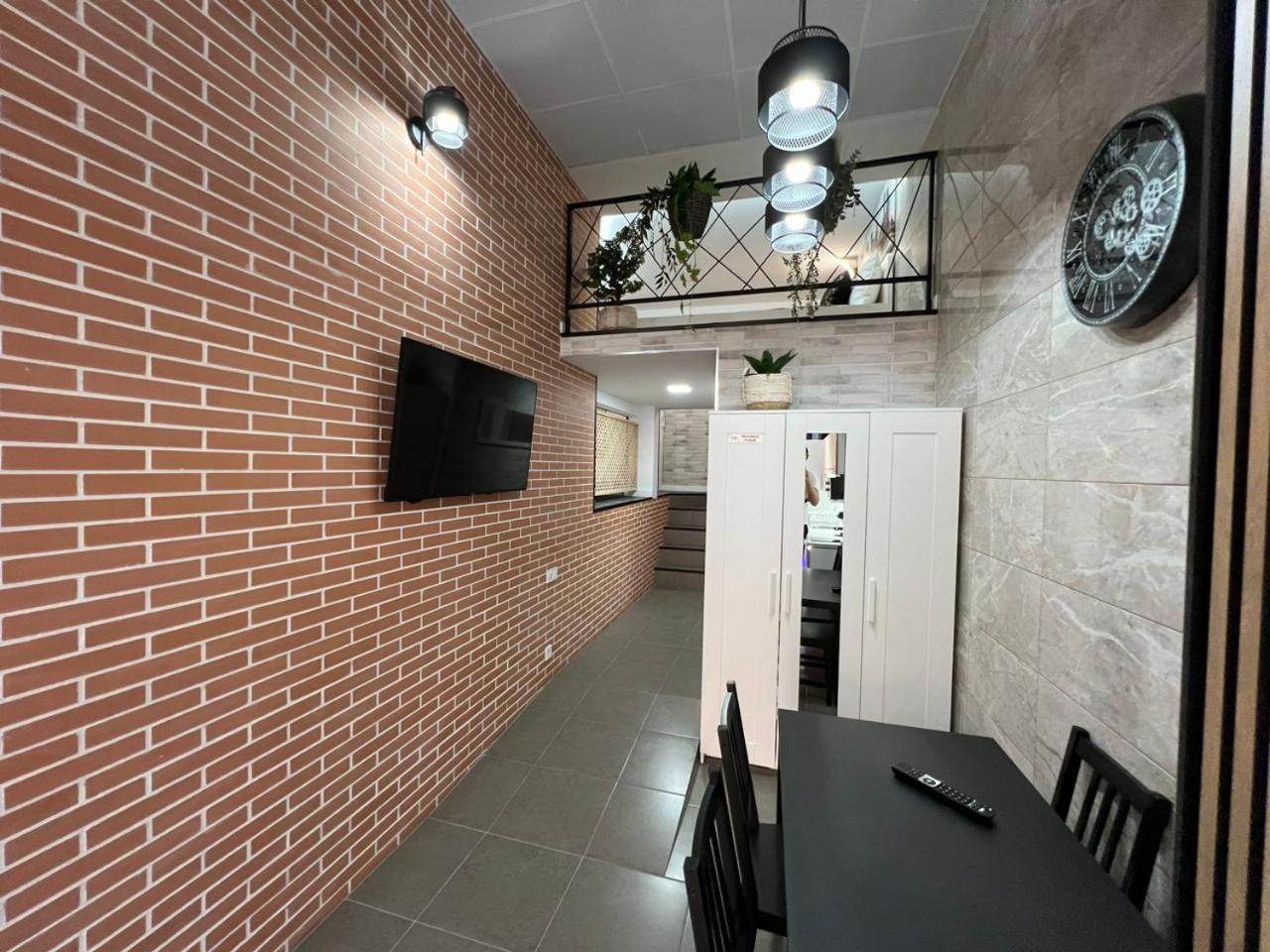 Carcaixent 24 Aparthotel Valencia Bagian luar foto
