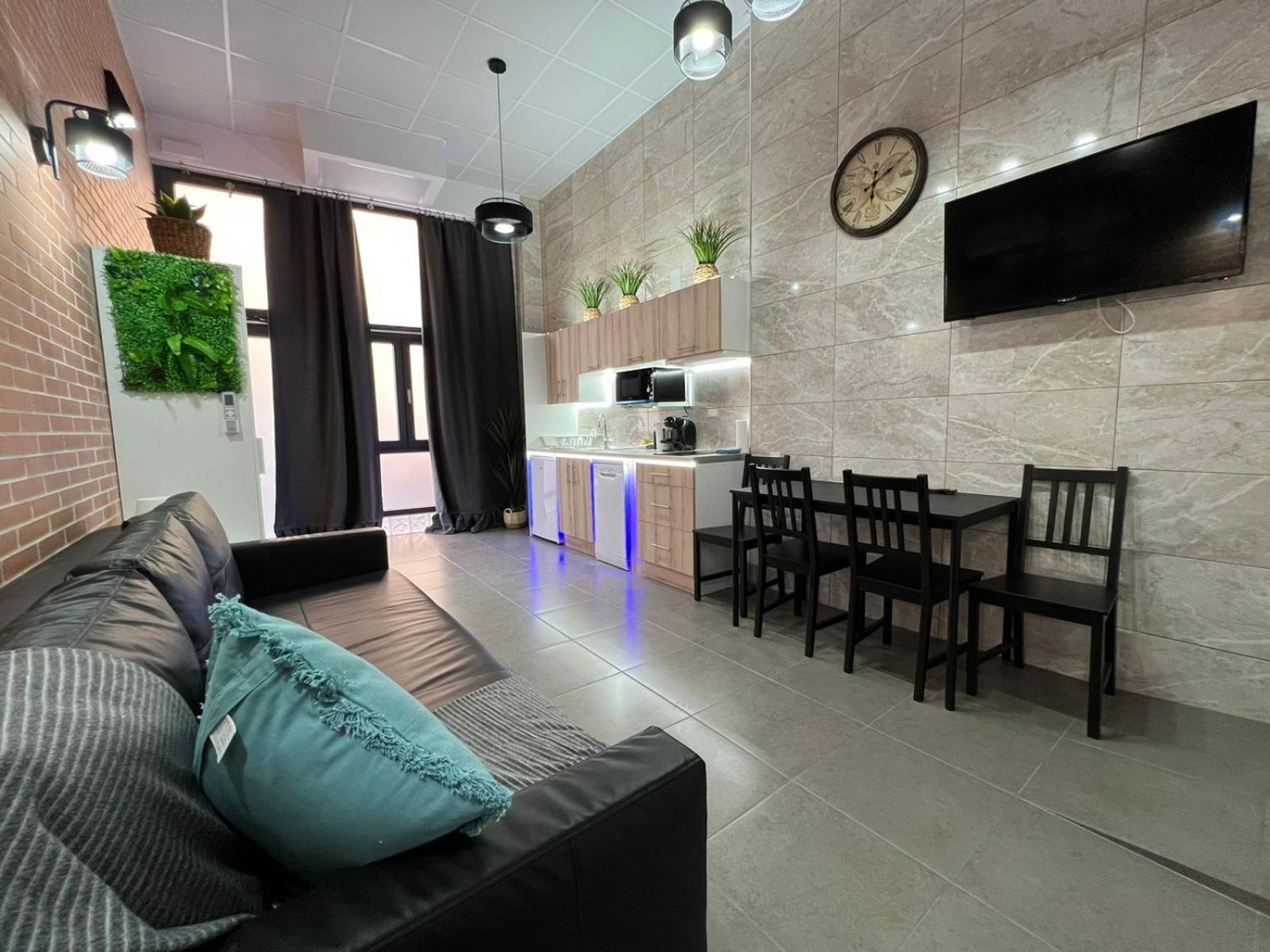Carcaixent 24 Aparthotel Valencia Bagian luar foto